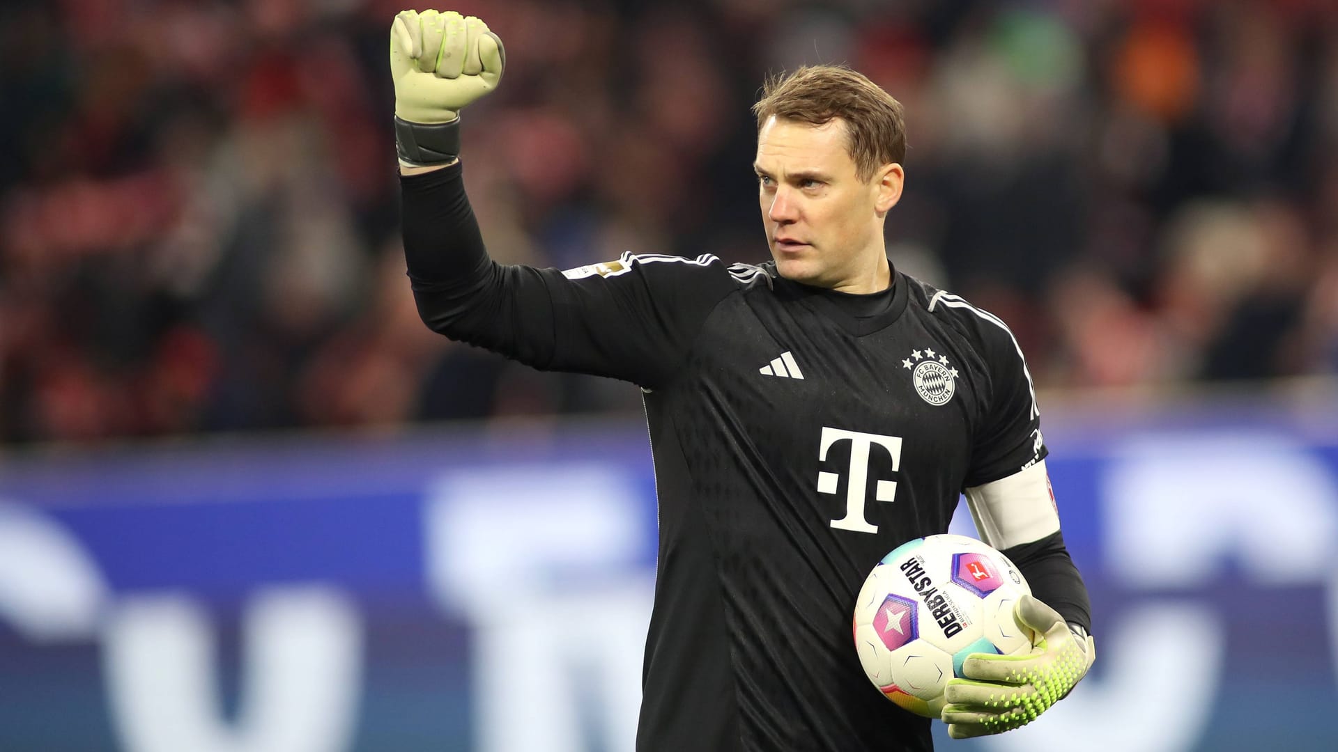 Manuel Neuer: Hielt den ersten Schuss von Mittelstädt sicher fest (16.). Danach bekam er erstaunlicherweise fast gar nichts mehr zu tun, obwohl Bayern nur 35 Prozent Ballbesitz hatte und Stuttgart das Spiel überließ. Blieb zum zweiten Mal in Folge ohne Gegentor. Note 3