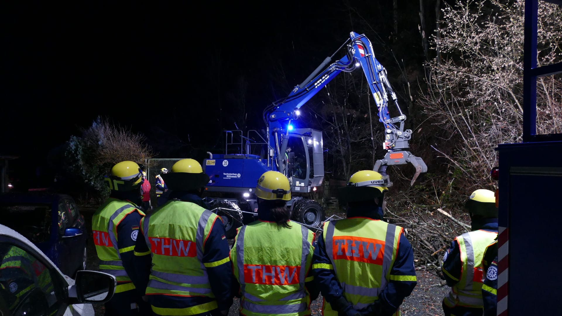 Hangrutsch auf der B478 bei Ingersauel (Neunkirchen-Seelscheid): Das Technische Hilfswerk musste ausrücken.