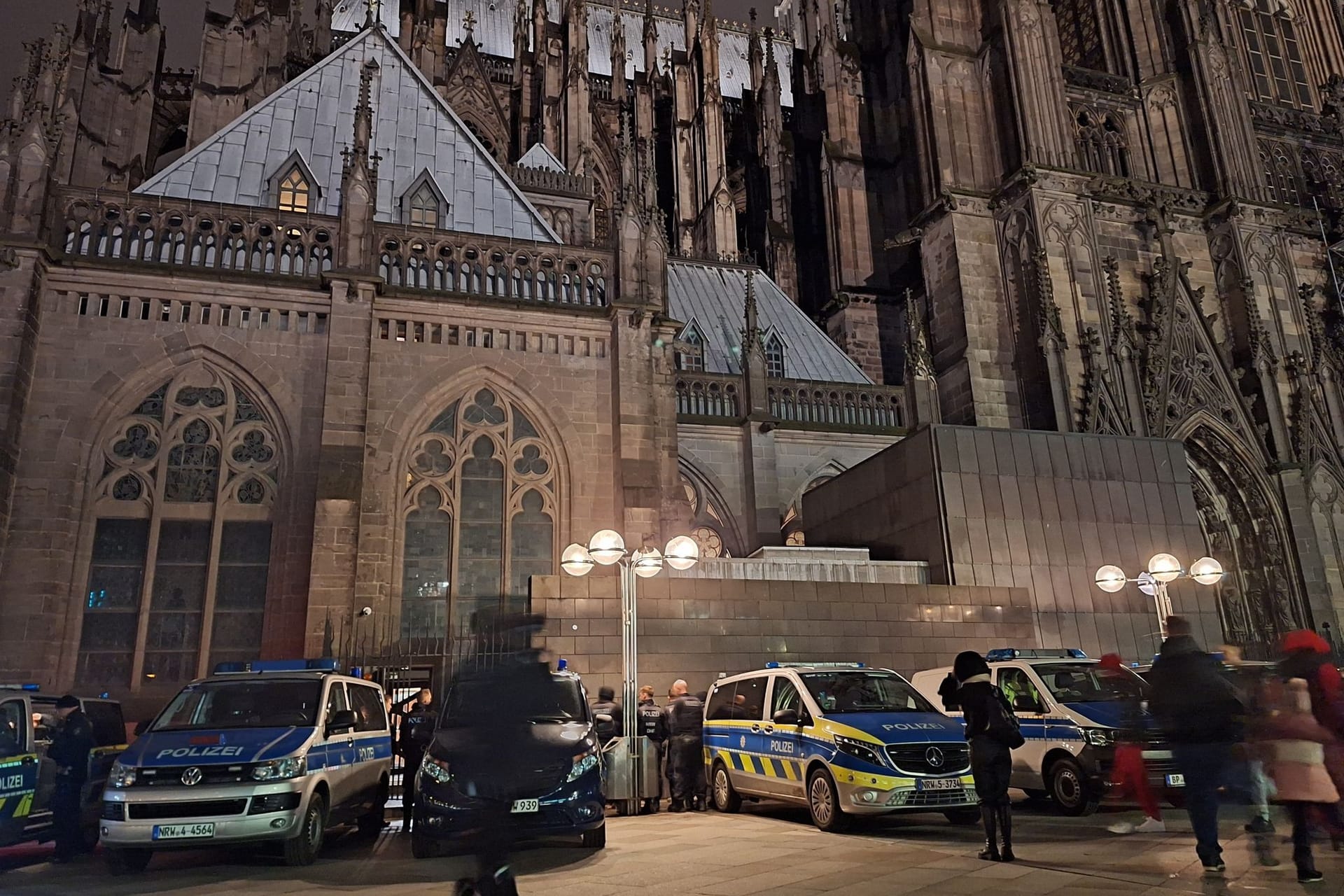 Polizei am Kölner Dom