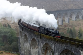 Jacobite Steam Train in Schottland (Archivbild): Der "Hogwarts Express" muss nun nachgerüstet werden.