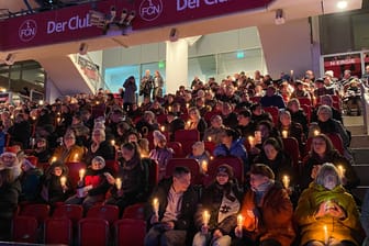Zwei Tage vor Heiligabend (21.12. 2023) findet wieder das Große Nürnberger Adventssingen im Max-Morlock-Stadion statt.