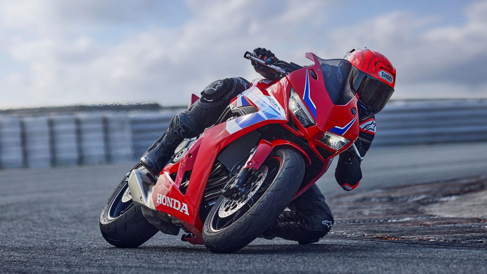 Honda hat die CBR 650 R zum Modelljahr 2024 optisch auf mehr Sportlichkeit getrimmt.