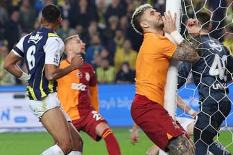 Mauro Icardi kracht gegen den Pfosten: Der Argentinier und Galatasaray erhoben schwere Vorwürfe.
