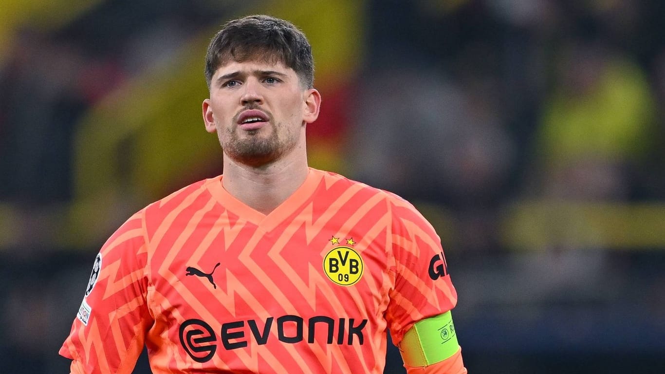 Gregor Kobel überzeugt in Dortmund mit starken Leistungen.