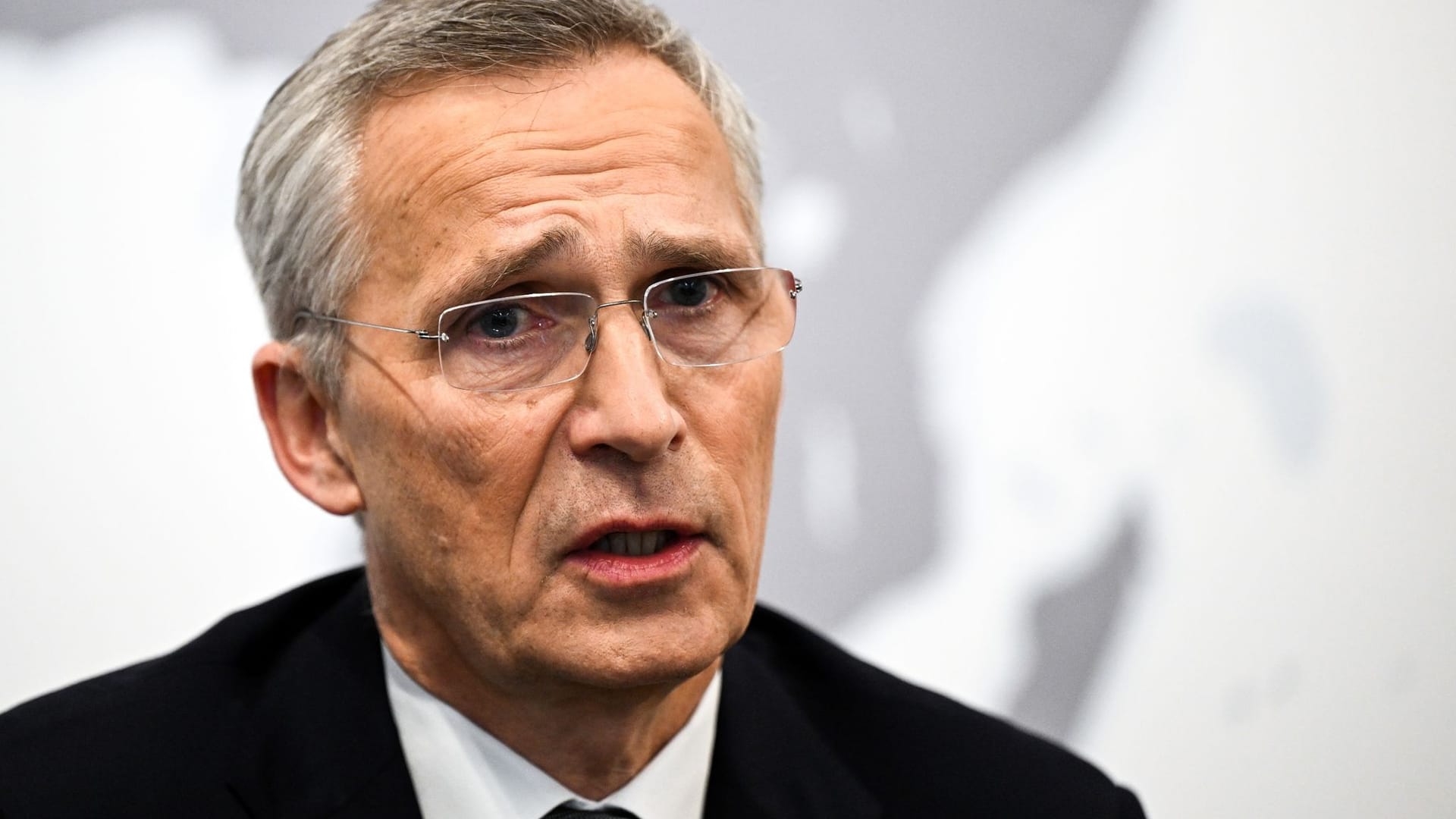 Nato-Generalsekretär Jens Stoltenberg (Archivbild): Er fordert, dass mehr Waffen und Munition im Westen produziert werden.