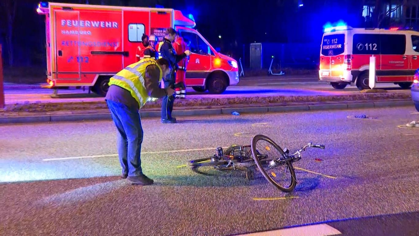 Unfallstelle in Hamburg: Eine Radfahrerin ist am Freitag bei einem Unfall ums Leben gekommen.