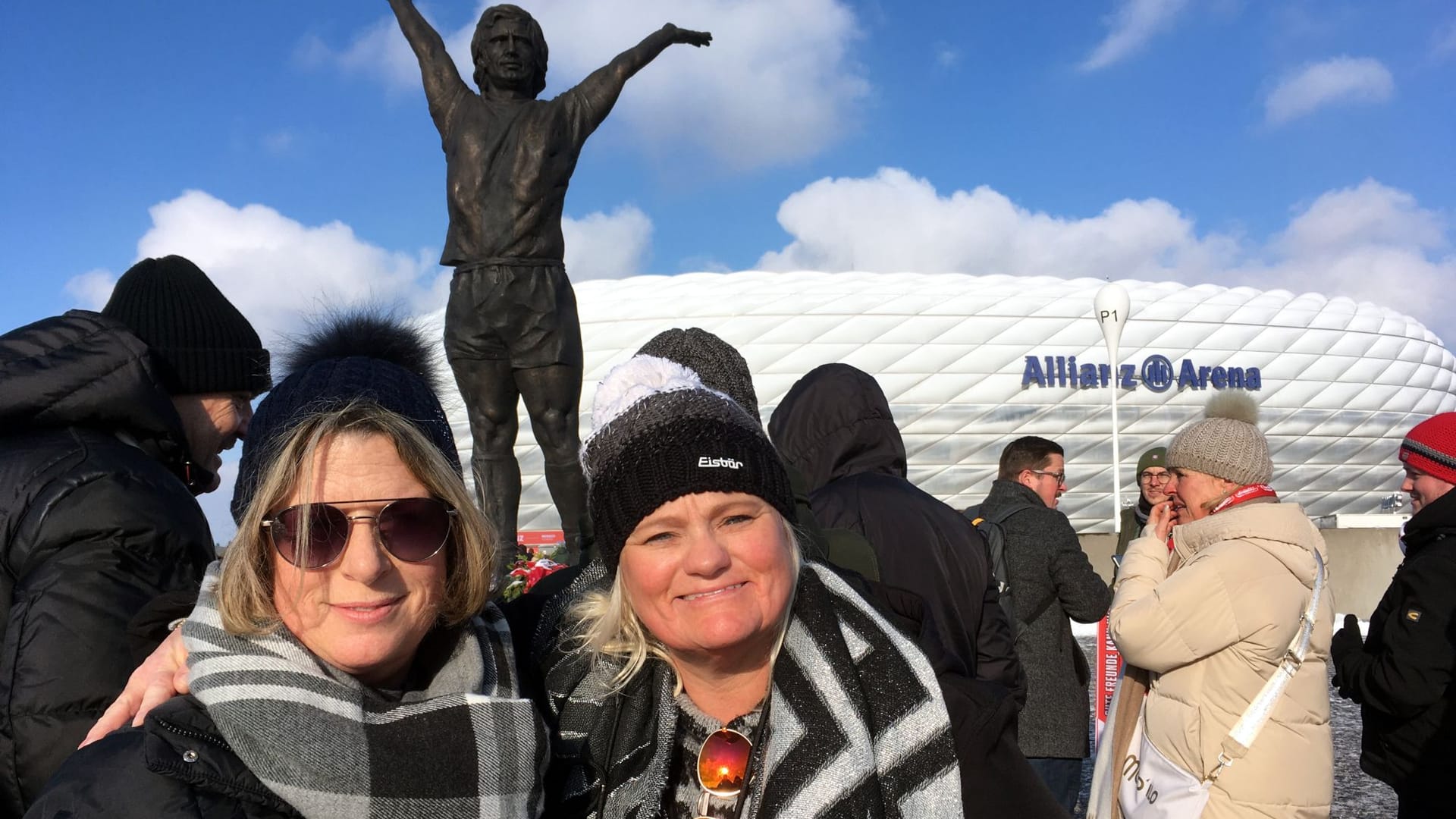 Rita Bernauer (links) und Karin Winter: Beide leben im Schwarzwald an der Schweizer Grenze und haben eine mehrstündige Anreise hinter sich.