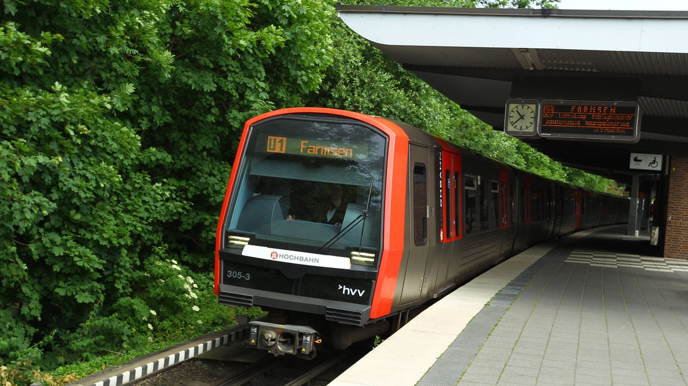 Ein Zug der Linie U1 in Richtung Farmsen (Symbolbild): Auf der Strecke hat es einen Unfall gegeben.