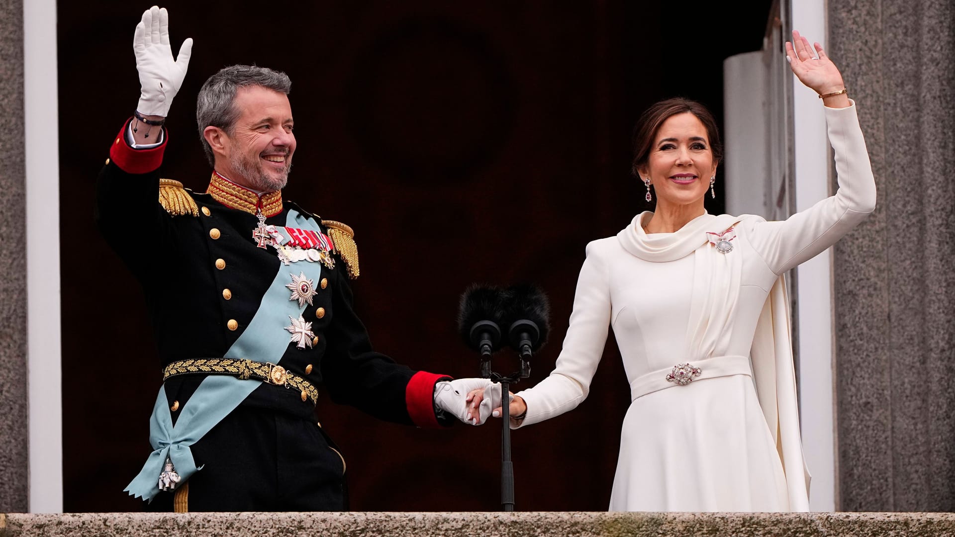 Mary und Frederik grüßen die Bürgerinnen und Bürger.