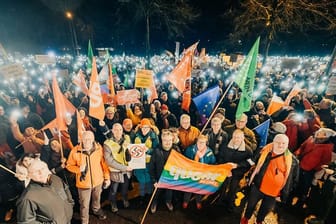 Demonstration in Paderborn: Mehr als 5.000 Menschen versammelten sich, um gegen Rechtsextremismus zu demonstrieren.