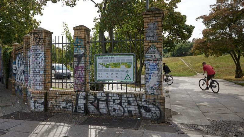 Blick auf einen Teil der Mauer des Görlitzer Parks