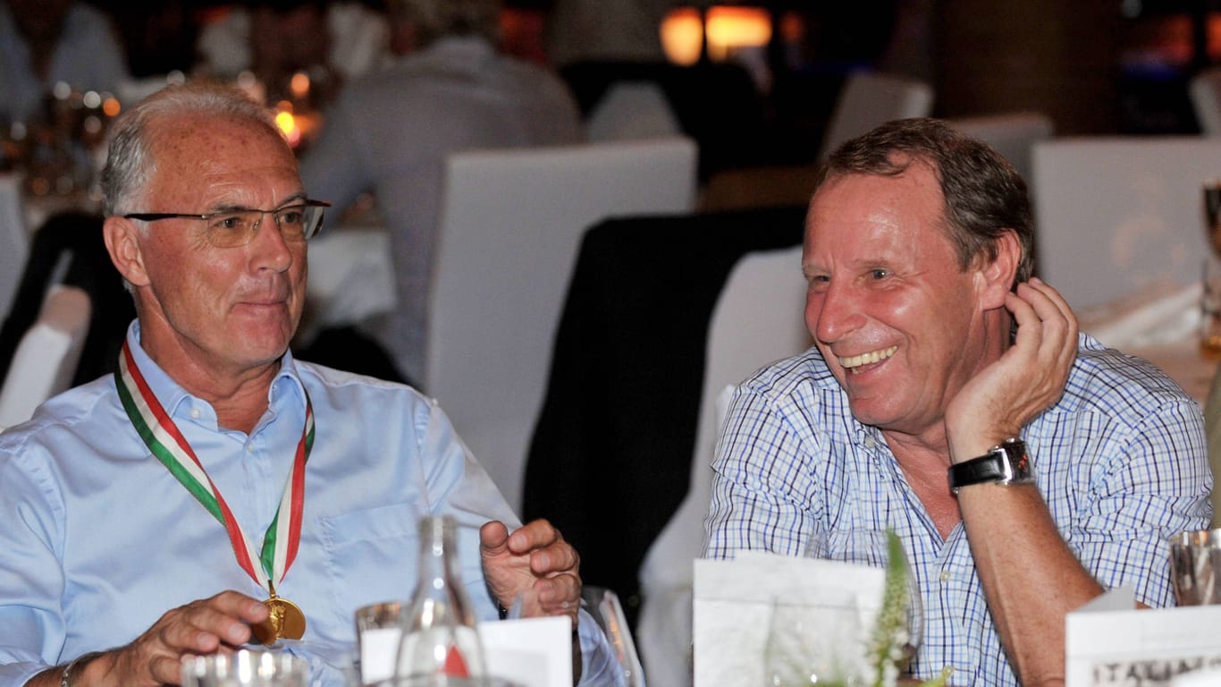 Bundestrainer unter sich: Franz Beckenbauer (l.) und Berti Vogts.