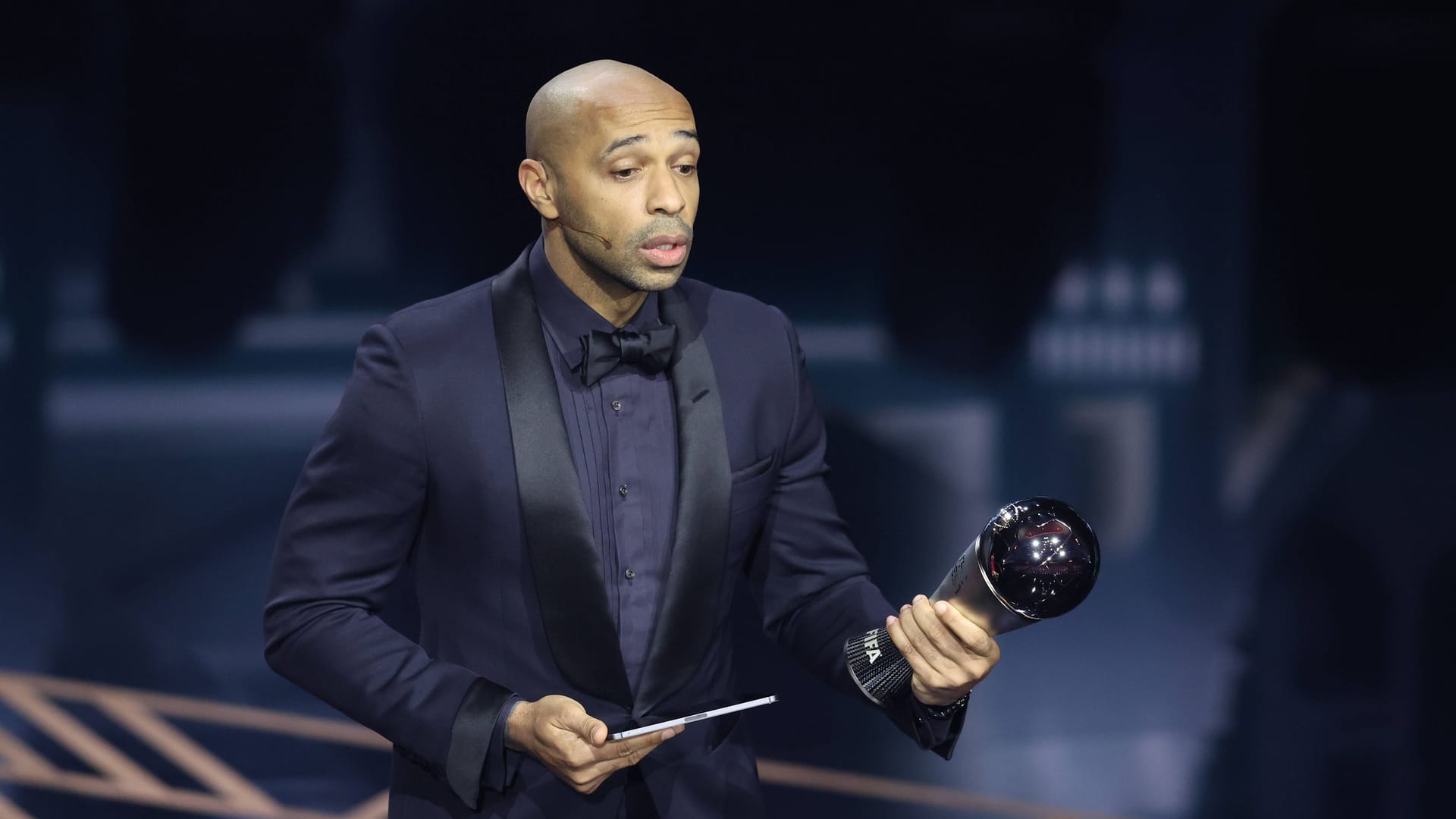 Unangenehmer Moment bei der Verleihung: Thierry Henry.