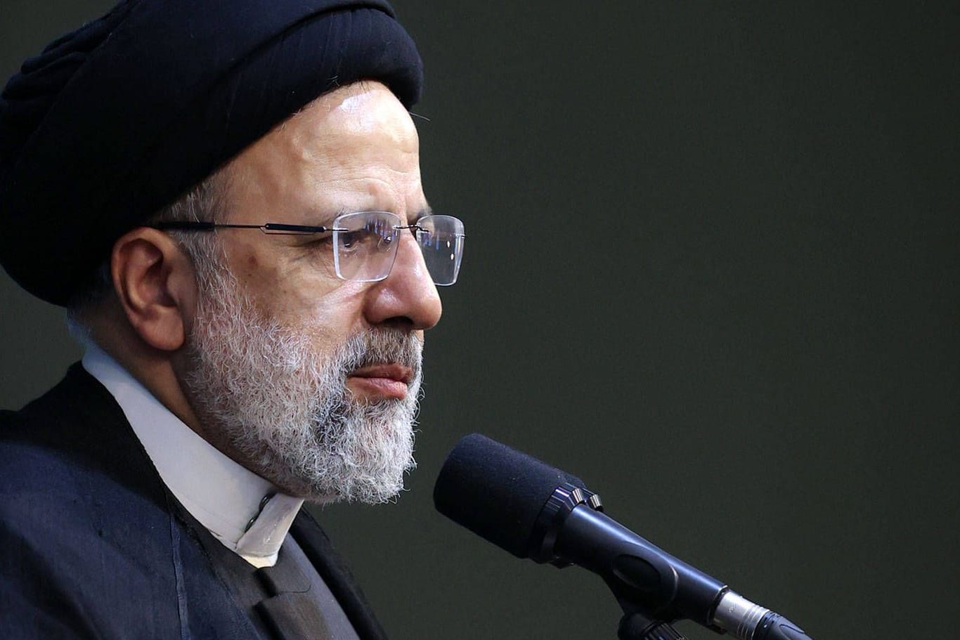 Der iranische Präsident Ebrahim Raisi (Archivbild): Der Iran verfüge über 22-mal so viel Uran wie erlaubt, sagt die Internationalen Atomenergie-Organisation.
