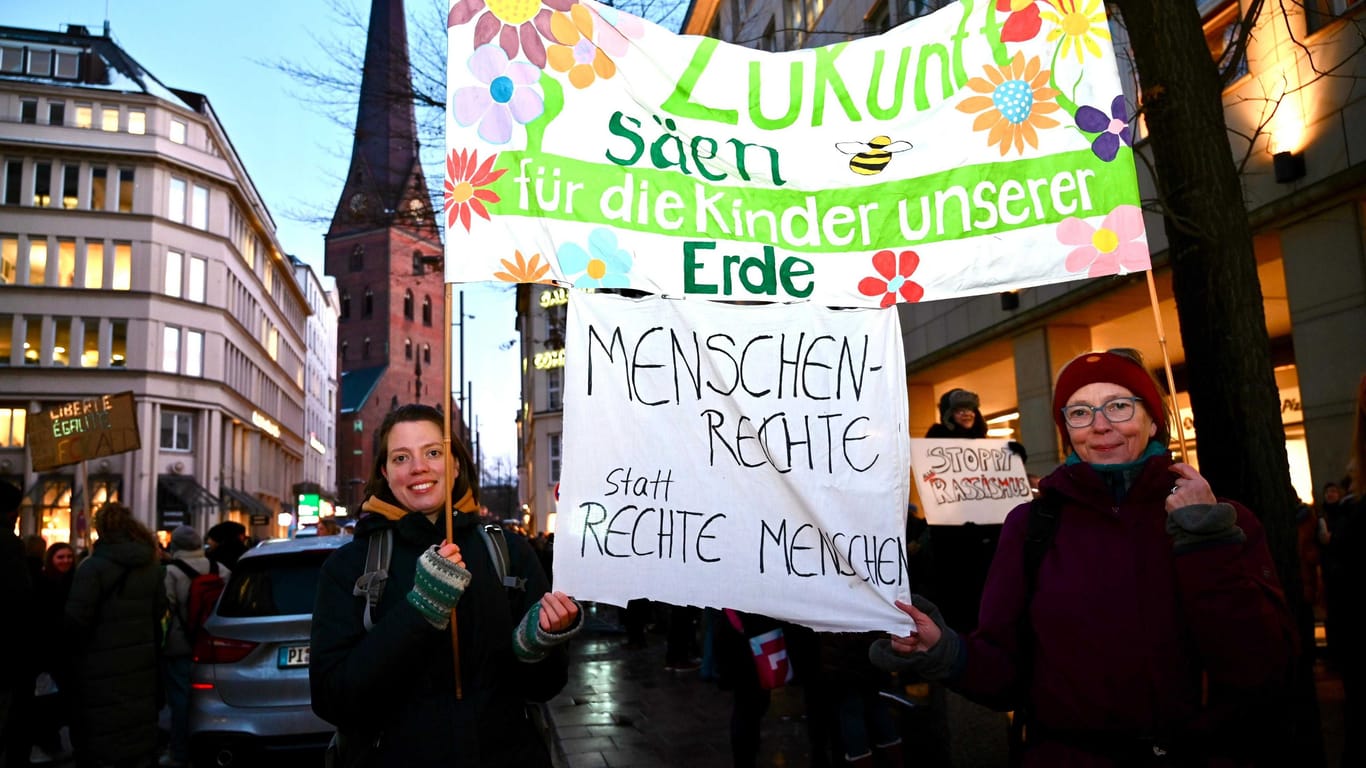 Anja und Maren aus dem Landkreis Rothenburg: Die beiden wollen ein Zeichen gegen rechts setzen.