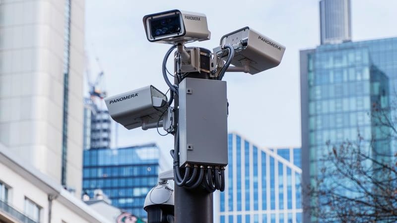 Eine Anlage zur Videoüberwachung steht an der Kreuzung Mosel-/Kaiserstraße.