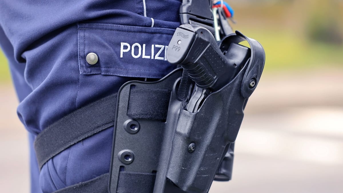 Adam annesini rehin alıp polise saldırdı, ateş açıldı