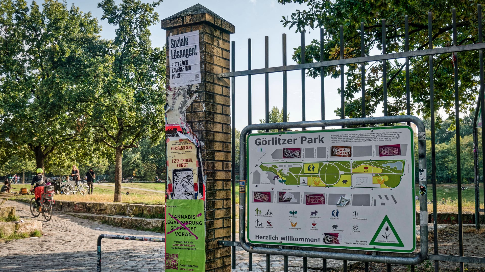 Görlitzer Park, Görli, Drogen, Gewalttaten, Razzien, Kriminalität, Sexualstrafdelikte, Raub, mutmaßliche Gruppenvergewaltigung Görlitzer Park, Görli, Eingang Görlitzer Strasse