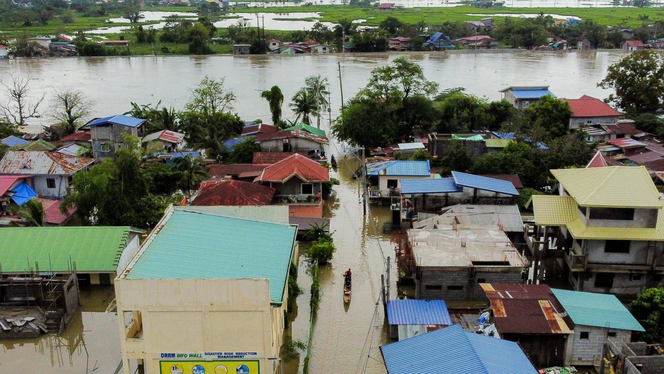 Überschwemmungen in den Philippinen (Archivbild): Nach starken Regenfällen sind 15 Menschen gestorben.