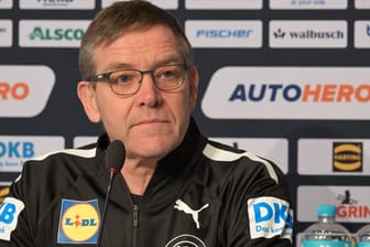Bundestrainer Alfred Gíslason: Er versuchte nach dem Rücktritt von Hendrik Pekeler Klarheit zu schaffen.