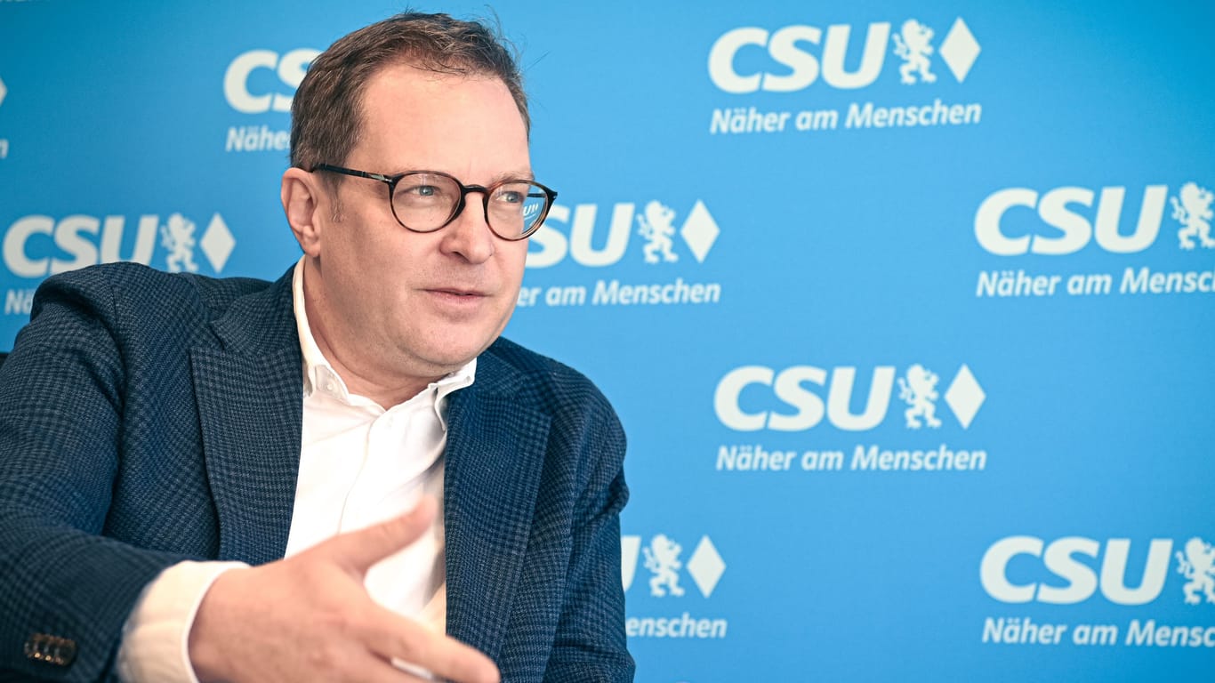 CSU-Generalsekretär Martin Huber: "Noch nie wurde einem Bundeskanzler so wenig vertraut wie Olaf Scholz."