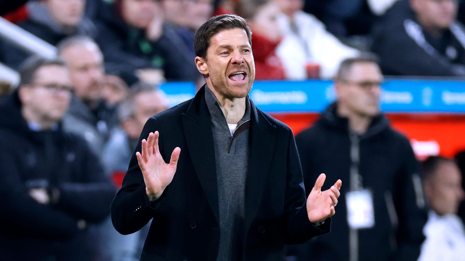 Xabi Alonso steht mit Leverkusen in der Bundesliga auf dem ersten Rang.