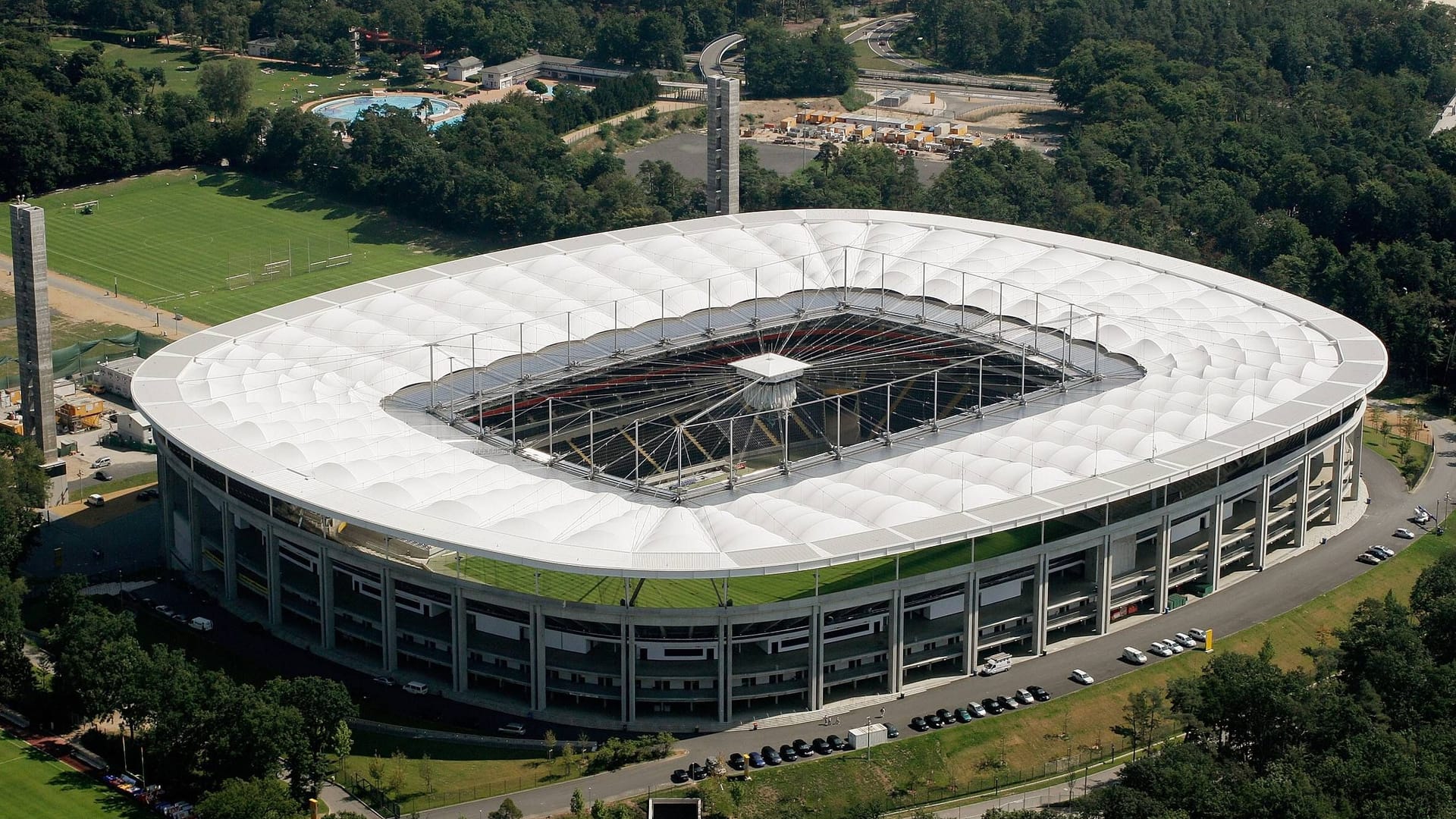 Wird der Deutsche Bank Park bald in Waldstadion umbenannt?