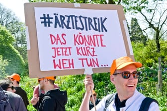 Streik der Ärztegewerkschaft Marburger Bund (Archivbild): Am Dienstag kommen Mediziner aus ganz Deutschland in Hannover zusammen.