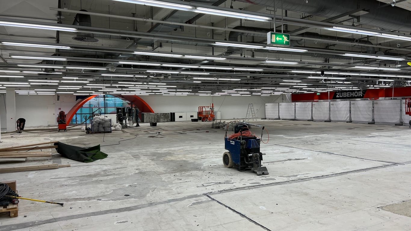 Eine Fläche in der Filiale in der Mönckebergstraße wird umgebaut: Die Arbeiten laufen seit Anfang des Jahres.