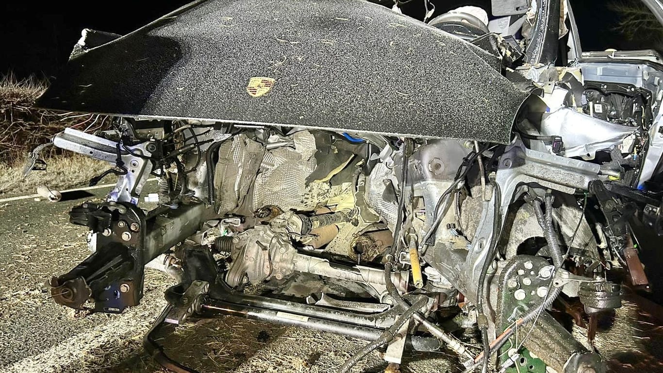 Sogar der Tacho wurde bei dem Unfall aus dem Porsche geschleudert.