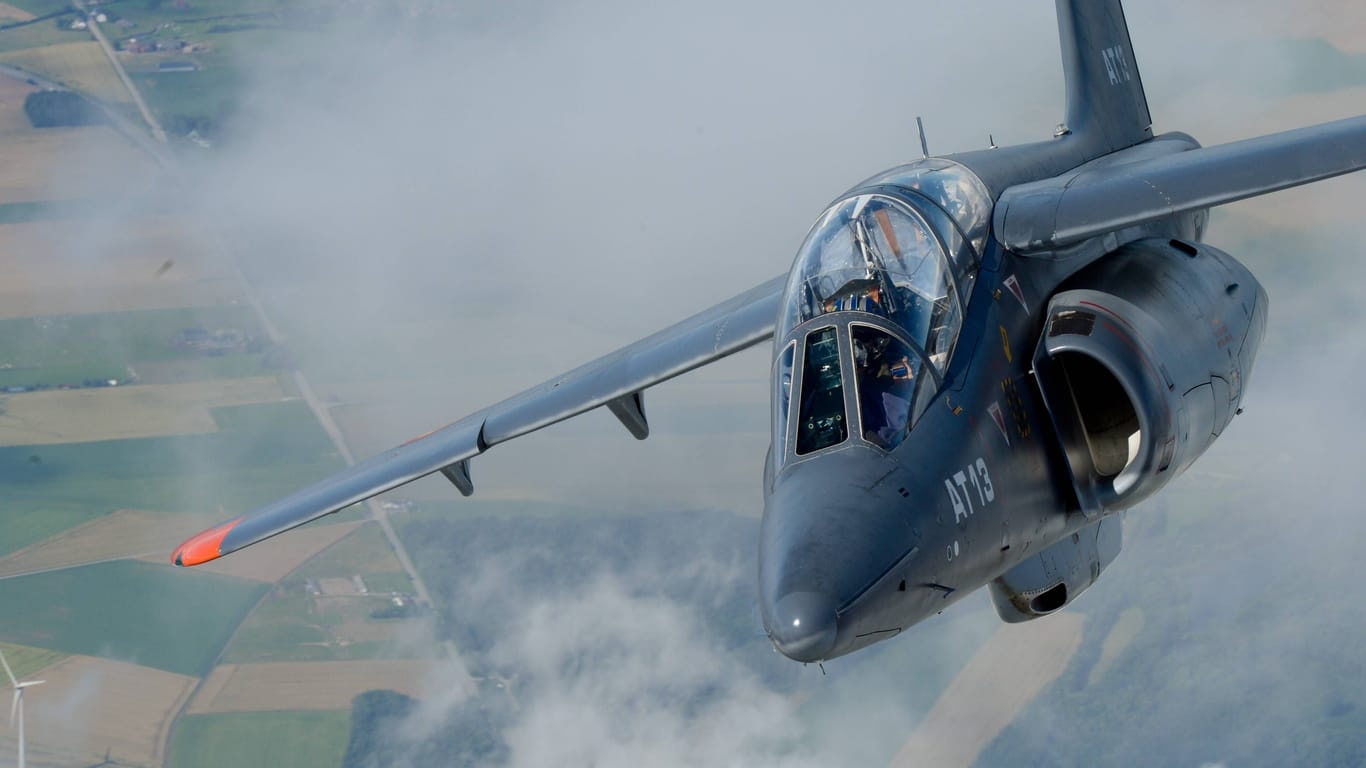 Ein Alpha Jet (Symbolbild): In diesen Tagen sind militärische Flugzeuge aus dem Ausland zu beobachten.