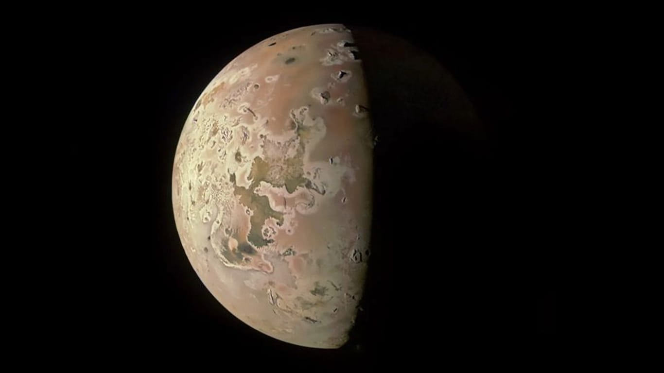 Der Jupitermond Io: Die Sonde Juno flog am 30. Dezember an dem Himmelskörper vorbei.