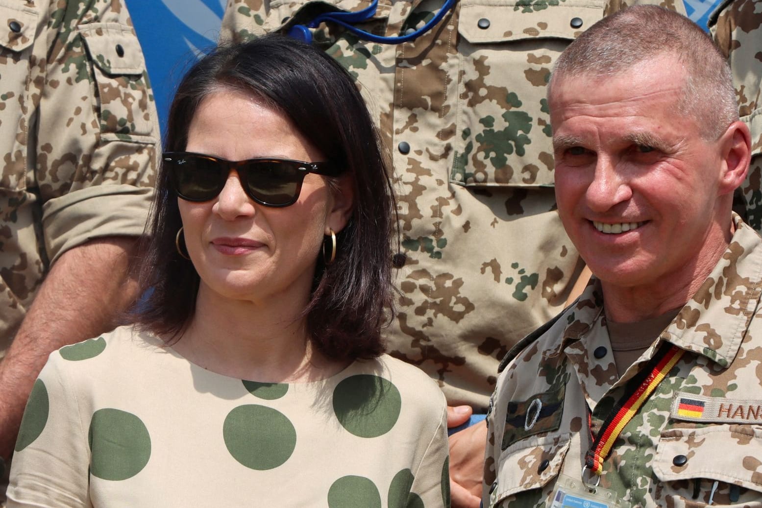 Außenministerin Annalena Baerbock mit deutschen Soldaten, die an der UN-Mission UNMISS im Südsudan teilnehmen: Viele Flüchtlingsfrauen hätten Schlimmstes durchlitten, sagte sie.