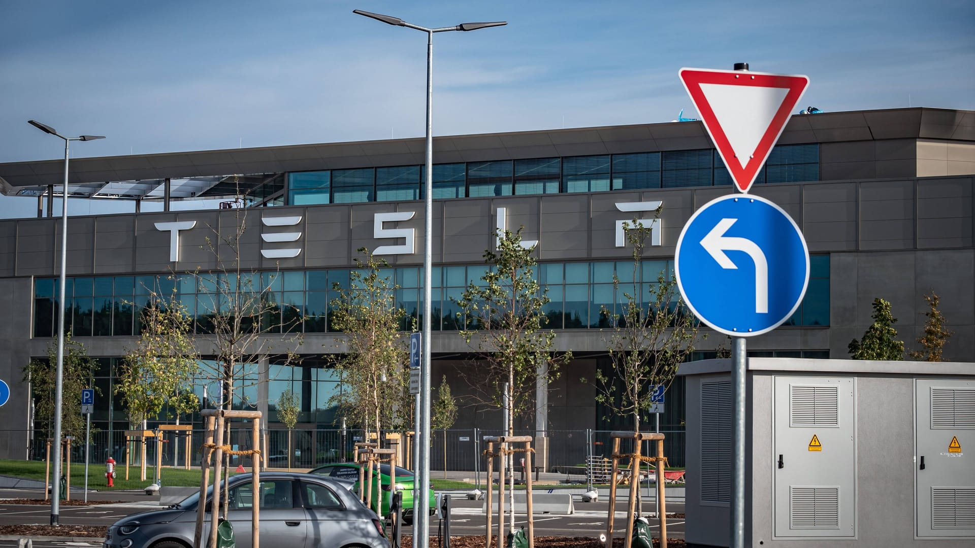 Tesla Gigafactory in Grünheide OT Freienbrink in Brandenburg Fabrik für TESLA Elektroautos - 03.10.2023 Brandenburg Tesla Gigafactory in Grünheide OT Freienbrink in Brandenburg Fabrik für TESLA Elektroautos - 03.10.2023 Brandenburg