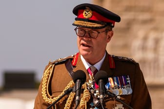 Der britische Armeechef Sir Patrick Sanders warnt seine Landsleute vor einem großen Krieg (Archivbild).