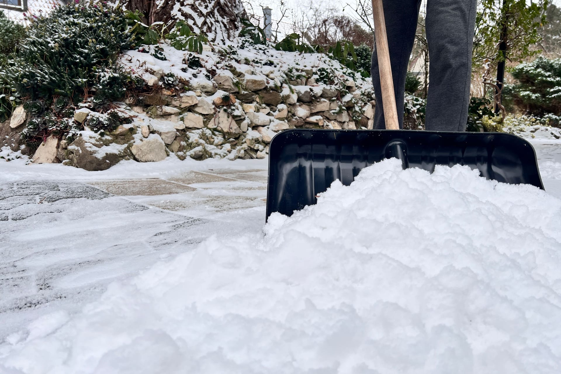 In vielen Teilen Frankens lag - wie hier im Landkreis Fürth - am Montagfrüh viel Schnee – das führte auch zu Unfällen.