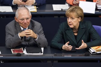 Wolfgang Schäuble und Angela Merkel (Archivbild):