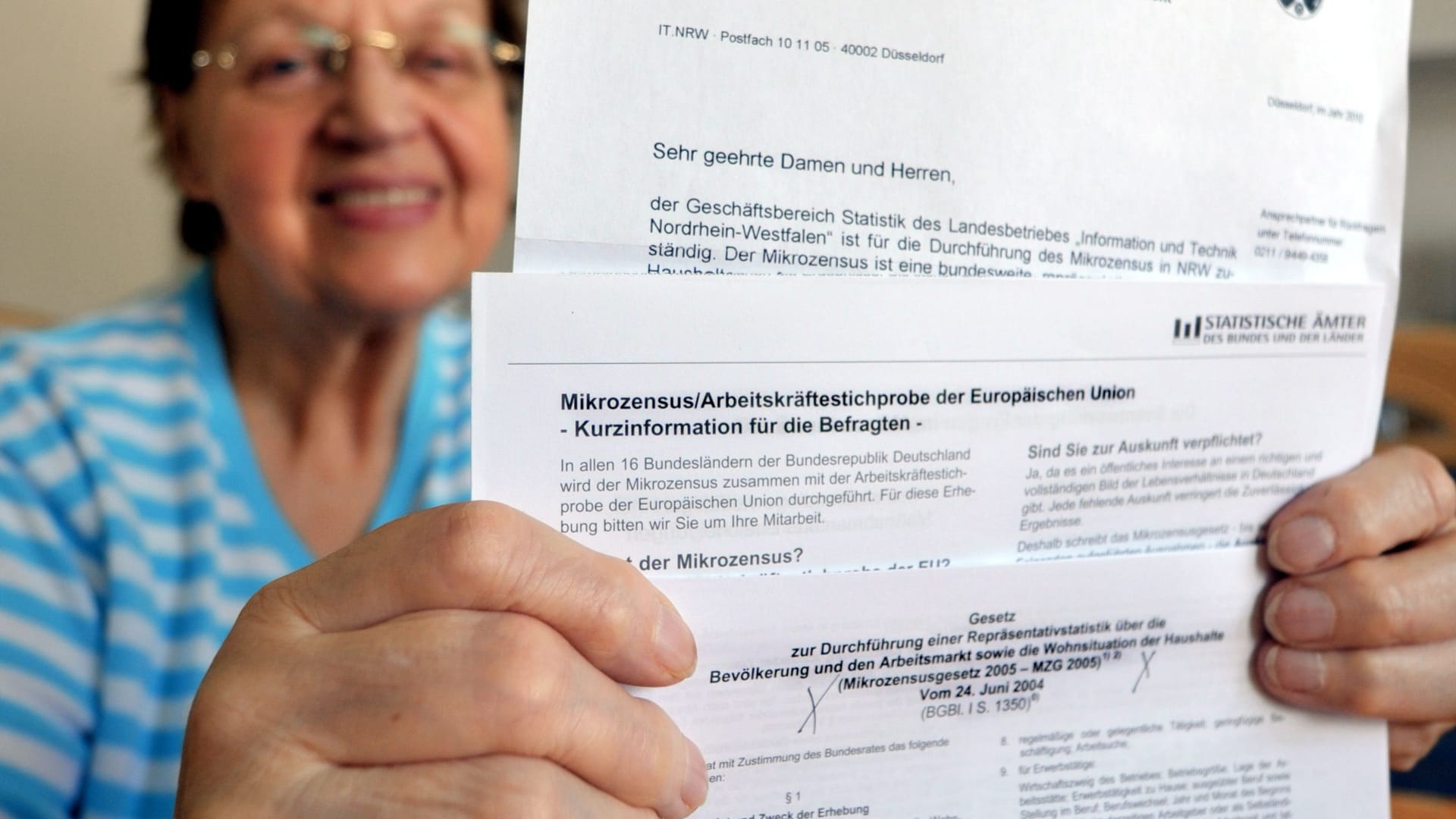 Ein offizielles Schreiben des Landesbetriebs Information und Technik Nordrhein-Westfalen (Archivbild): Auch in diesem Jahr gibt es einen Mikrozensus. Ein offizielles Schreiben des Landesbetriebs Information und Technik Nordrhein-Westfalen (Archivbild): Auch in diesem Jahr gibt es einen Mikrozensus.