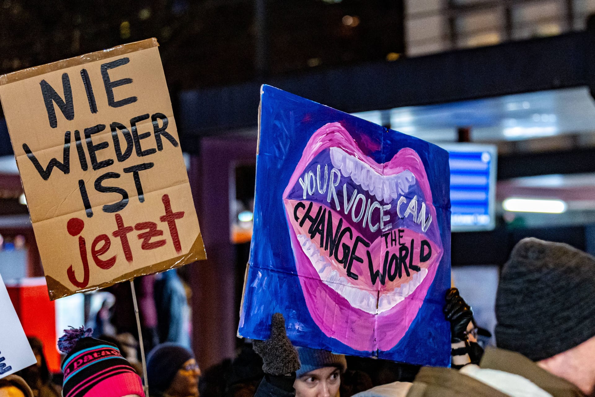 Demonstration gegen rechts (Demonstration): Am Wochenende finden in vielen Städten Kundgebungen und Mahnwachen statt.