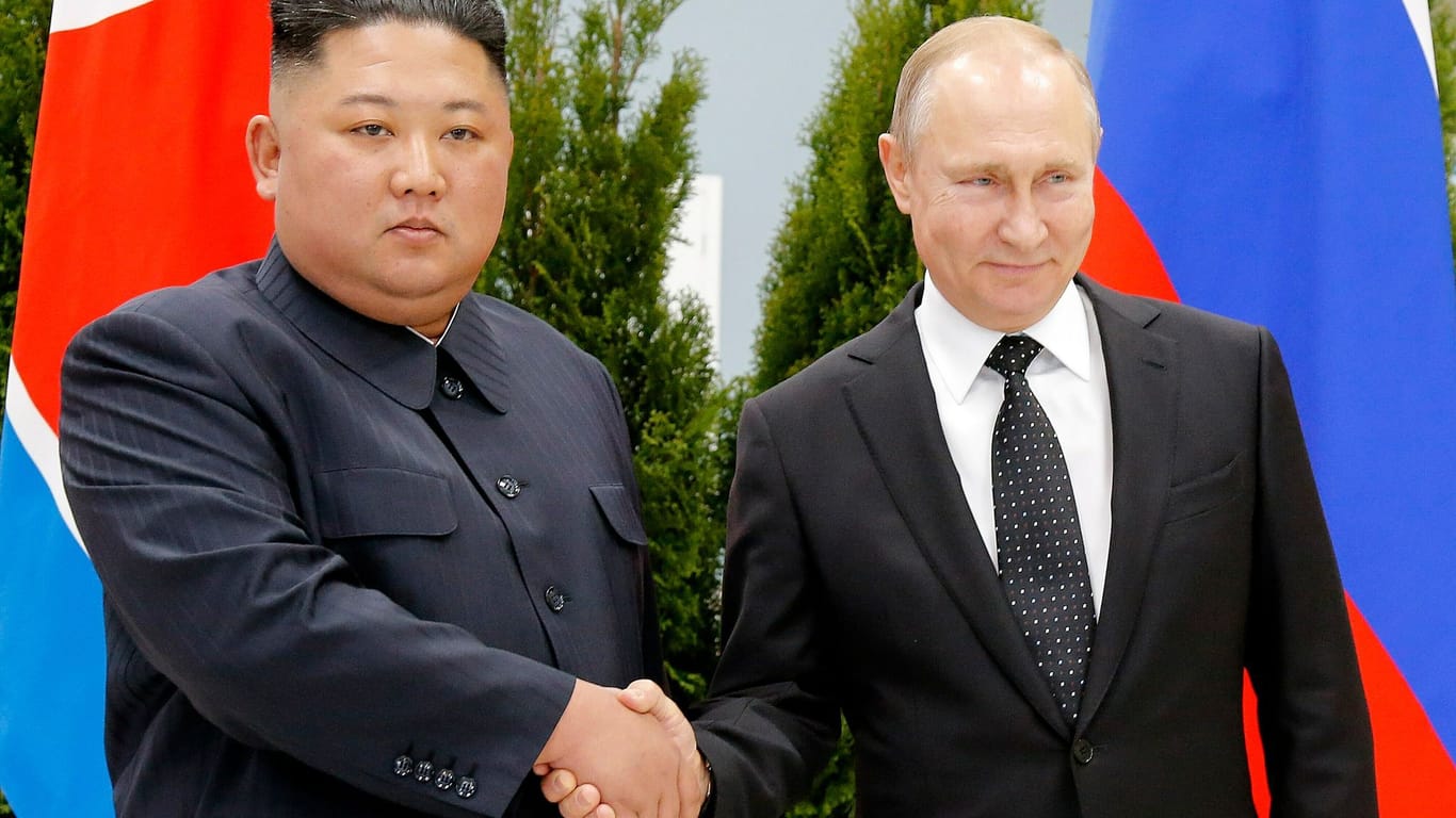 Wladiwostok: Wladimir Putin (r.) und Kim Jong-un während ihres Treffens in Russlands fernem Osten (Archivbild).