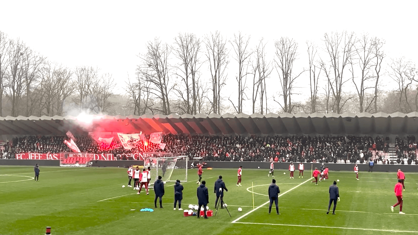 Fan-Party beim 1. FC Köln am Tag vor dem Heidenheim-Spiel.