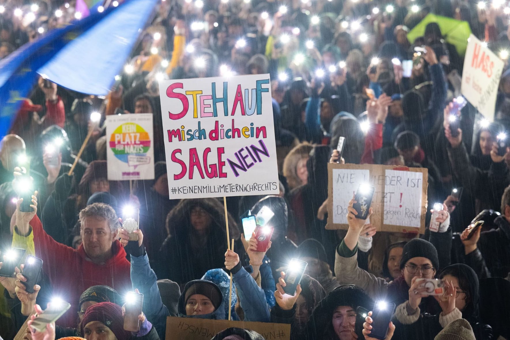 Demonstration gegen Rechtsextremismus und die AfD in Darmstadt: Tausende kamen zu einem Protest zusammen.