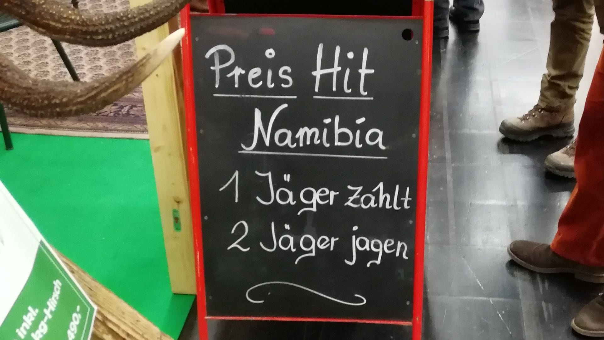 Jagdreisen nach Namibia im Angebot (Archivbild): In der Halle 7 des Messegeländes in Dortmund buhlen ab kommendem Dienstag Trophäenjagd-Reiseveranstalter um Kunden.