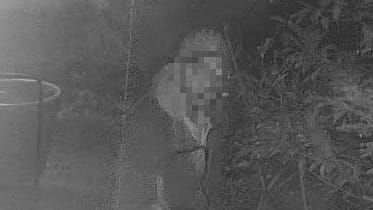 Fahndungsfoto aus einer Überwachungskamera: Dieser Einbrecher wurde auf frischer Tat ertappt. Fahndungsfoto aus einer Überwachungskamera: Dieser Einbrecher wurde auf frischer Tat ertappt.