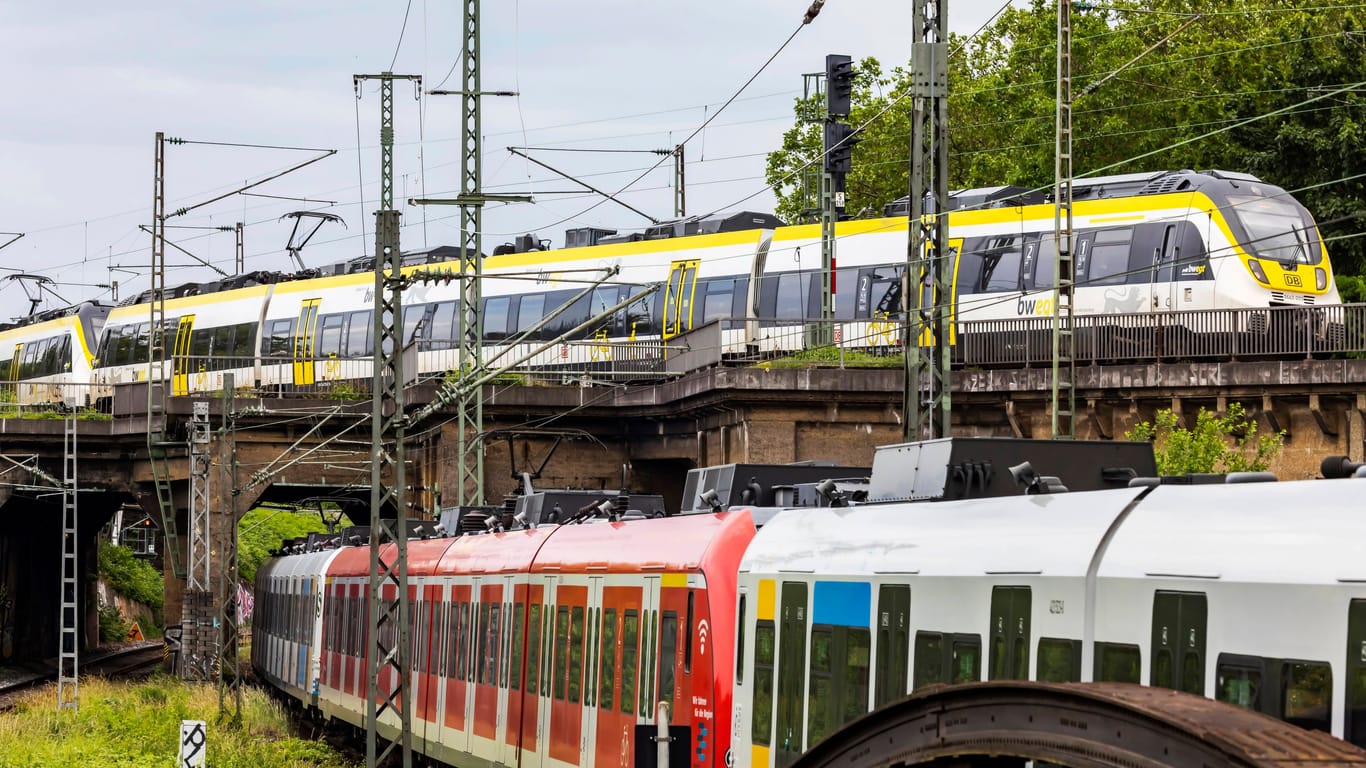 Züge auf der Gäubahnstrecke (Archivfoto): In den kommenden Wochen kommt der Verkehr hier zum Erliegen.