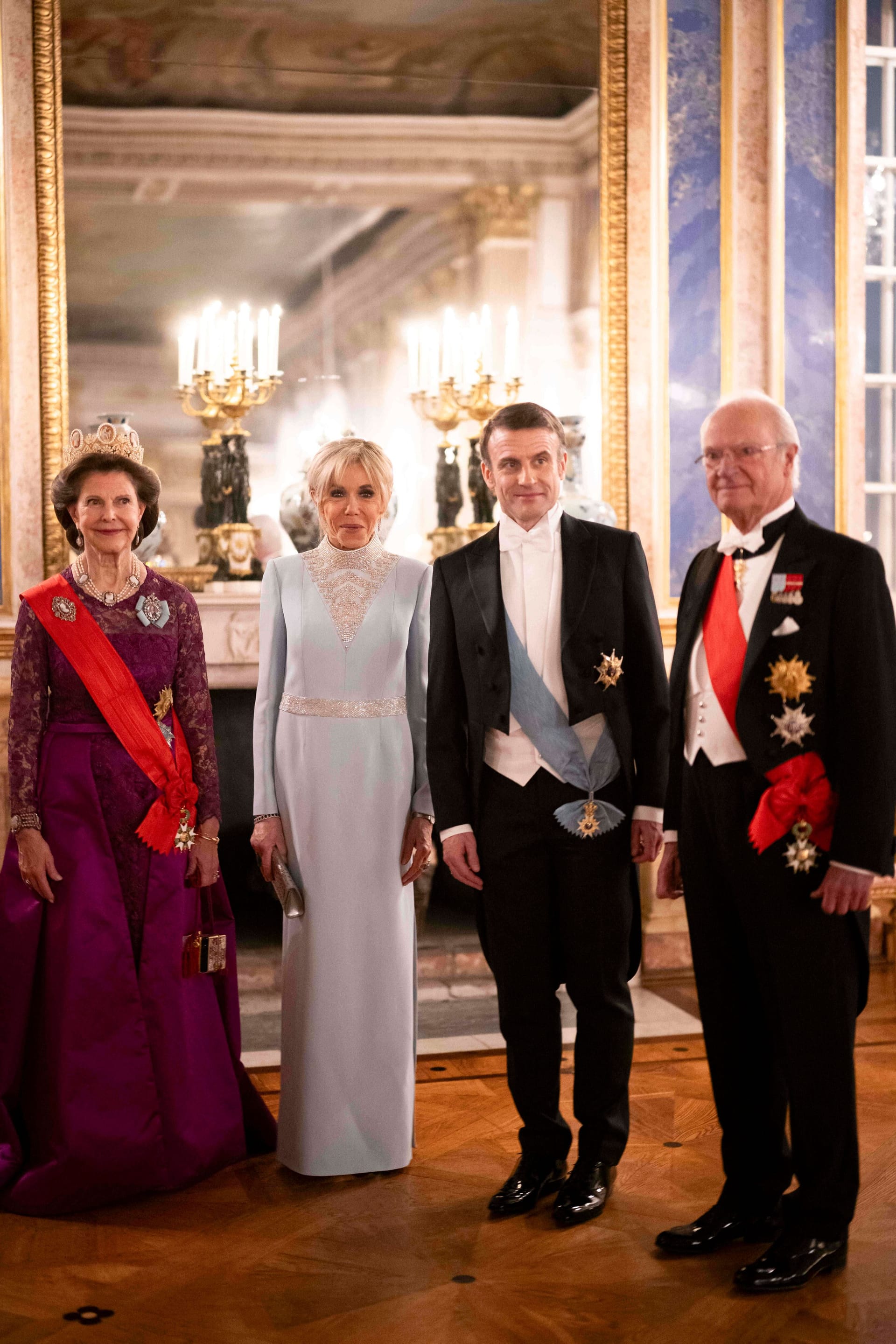 Das schwedische Königspaar mit dem französischen Präsidenten und dessen Ehefrau in Stockholm.