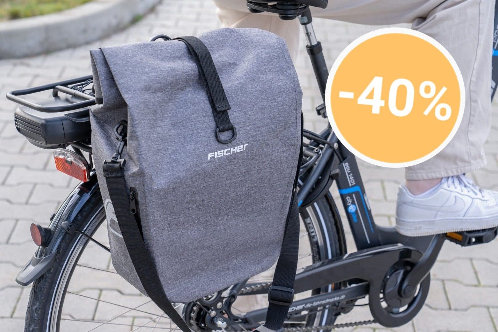 Günstig wie nie bei Lidl: Sichern Sie sich heute eine robuste Fahrradtasche von Fischer mit über 40 Prozent Rabatt.