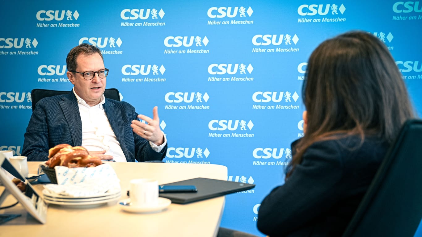 CSU-Generalsekretär Huber: "Muss möglich sein, Arbeitsverweigerern das Bürgergeld komplett zu streichen."