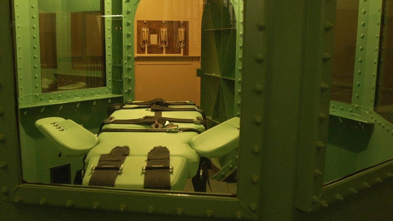 Hinrichtungsliege in einem Gefängnis in den USA (Symbolbild): Beim letzten Hinrichtungsversuch war der Gefangene stundenlang festgeschnallt, ohne dass das Urteil vollstreckt werden konnte.