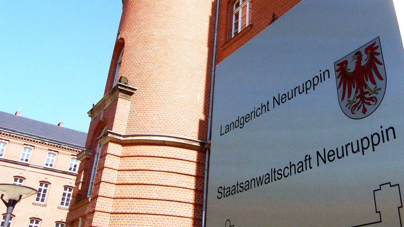 Landgericht Neuruppin (Archivbild): Bei der erneuten Verhandlung sah das Gericht ausreichend Hinweise auf einen vorsätzlichen Mord gegeben.